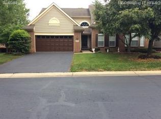 1533 Covington Xing #16, Walled Lake, MI 48390