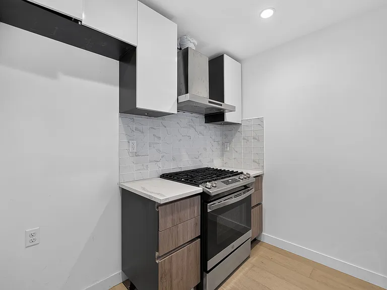 148-37 88th Ave #1E — Photo 16