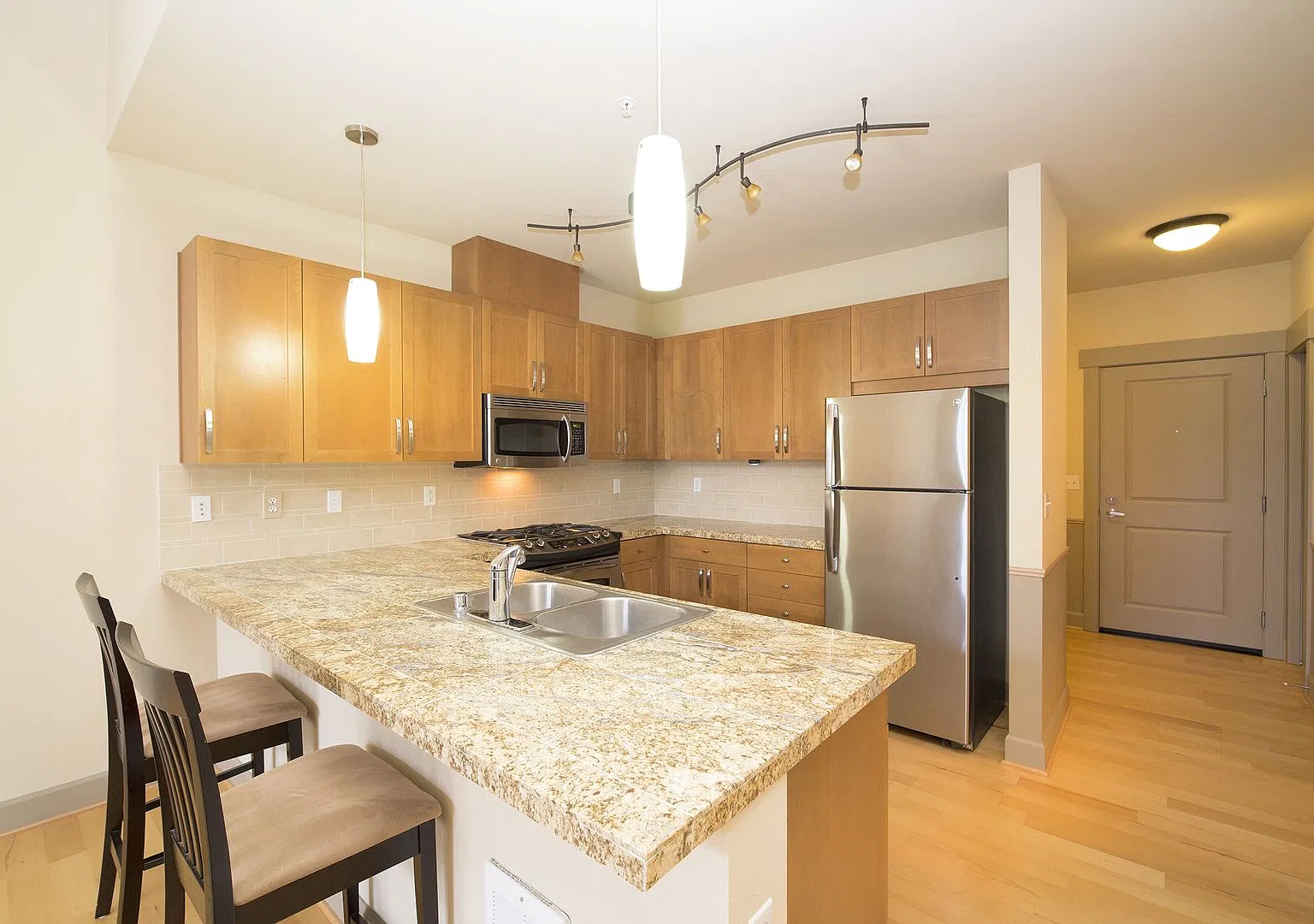 1bd/1ba Issaquah Condo — Photo 4