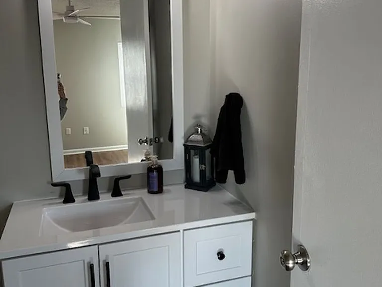 1100 Pineland Ave #5D — Photo 18