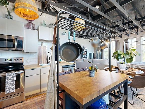 5th image of 305 W 27th St #331