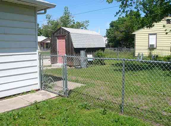 5th image of 2301 NW 19th St