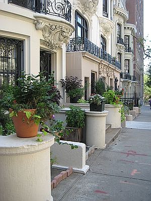 1st image of 302 W 105th St APT 2