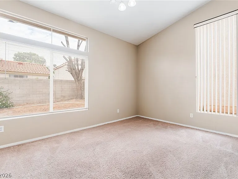 8725 Autumn Valley Ave — Photo 16