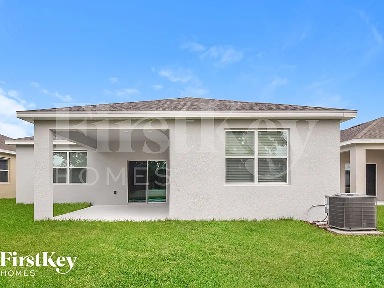 320 Corbel Ln — Photo 15