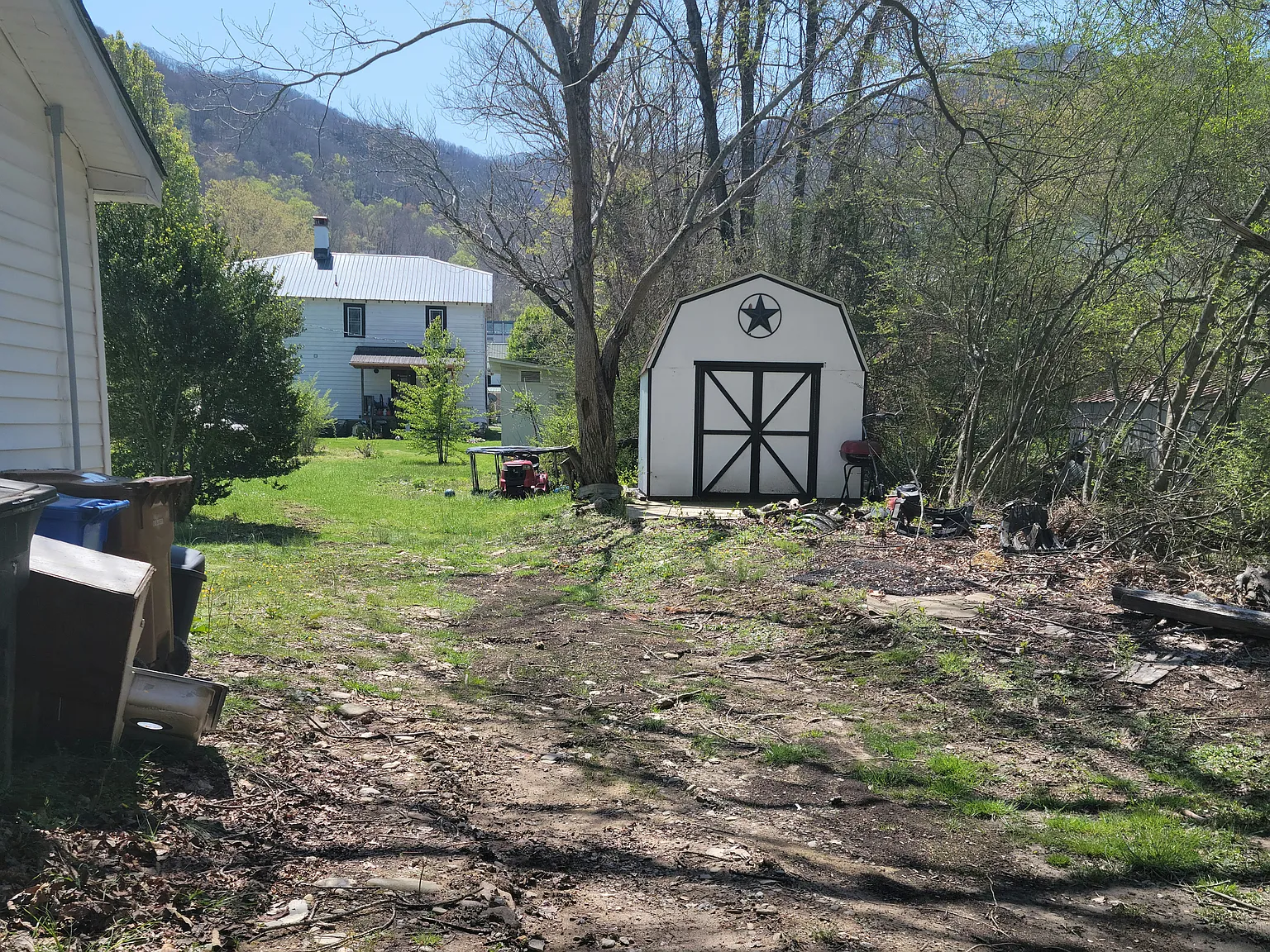 179 Jonathan Creek Rd — Photo 3