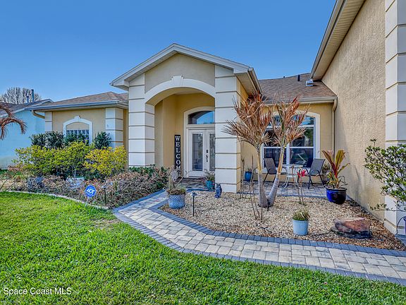 4th image of 4958 Alamanda Dr