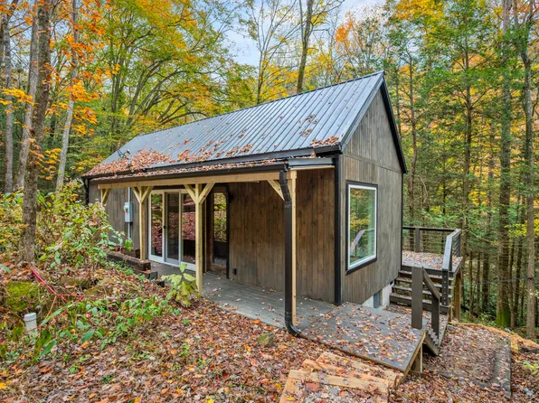 507 Cave Hollow Rd, Campton, KY 41301