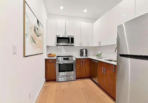 2nd image of 233 E 5th St #5-6