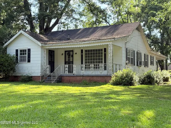 413 Fairground St, Winona, MS 38967