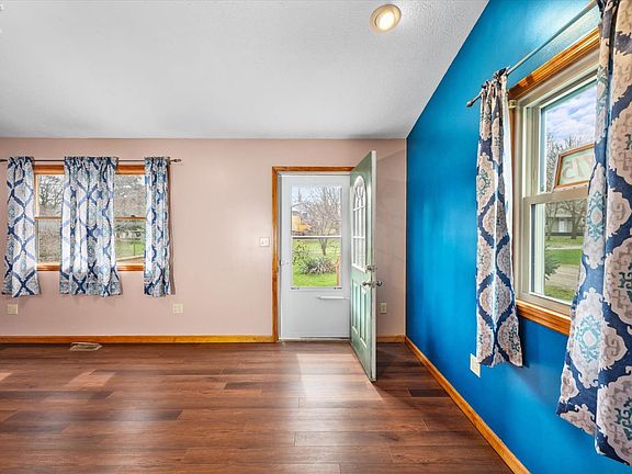 4th image of 715 Cherry Ave