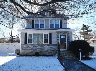 606 Tennyson Ave, Baldwin, NY 11510