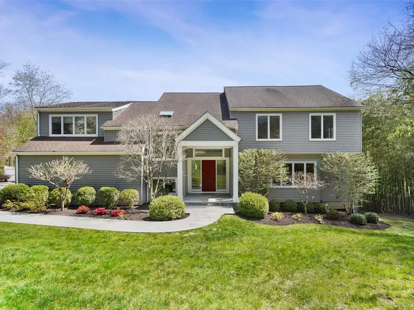 117 Deerfield Lane N, Pleasantville, NY 10570