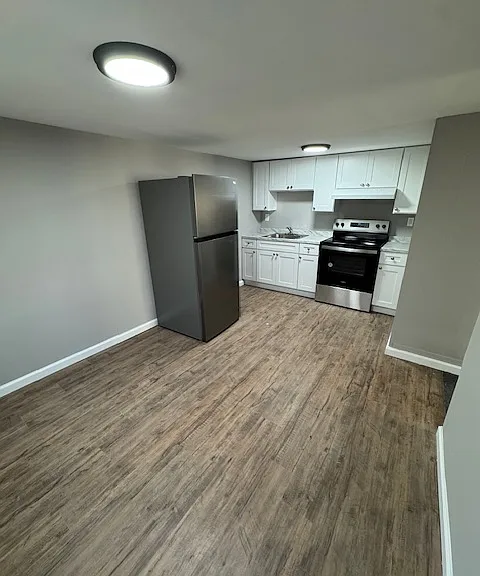 206 E Maple Rd #A — Photo 1