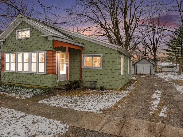 325 W Burr Oak St, Centreville, MI 49032