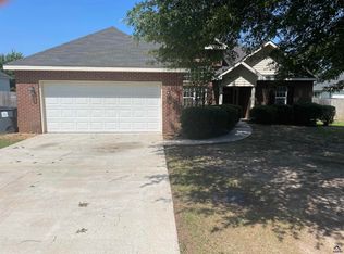 302 Myles Ln, Bonaire, GA 31005