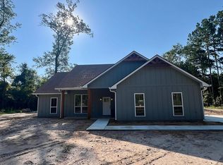 105 Cooper Rd, Zavalla, TX 75980