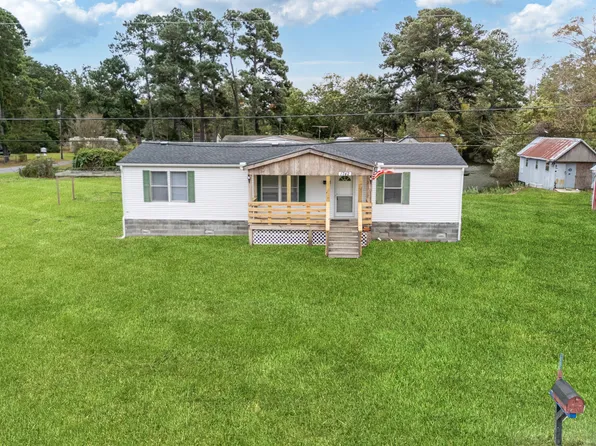 1742 Soundneck Road, Elizabeth City, NC 27909