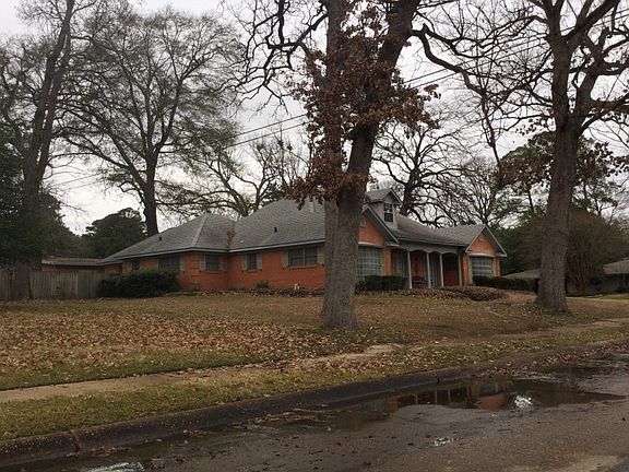 3rd image of 4017 Potomac Ave