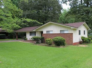 2044 Camellia Ln, Jackson, MS 39204