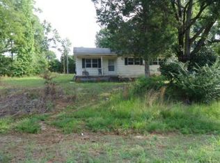 418 Oswichee Rd, Seale, AL 36875