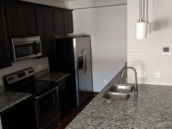 2nd image of 326 W Jefferson St Ste 203