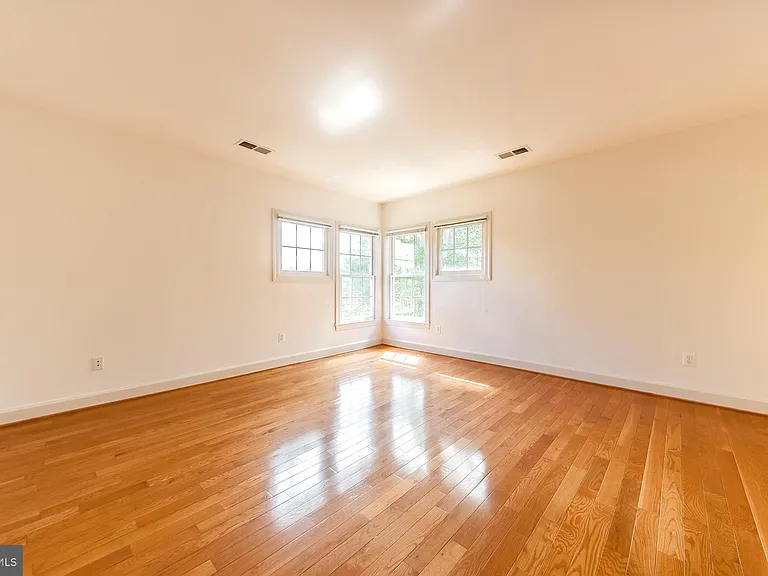 9005 Edgepark Rd — Photo 28
