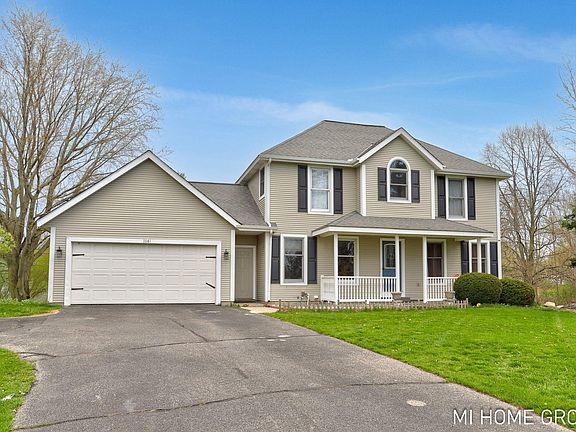 2nd image of 1081 Graafschap Rd