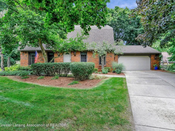702 Andover Dr, Dewitt, MI 48820
