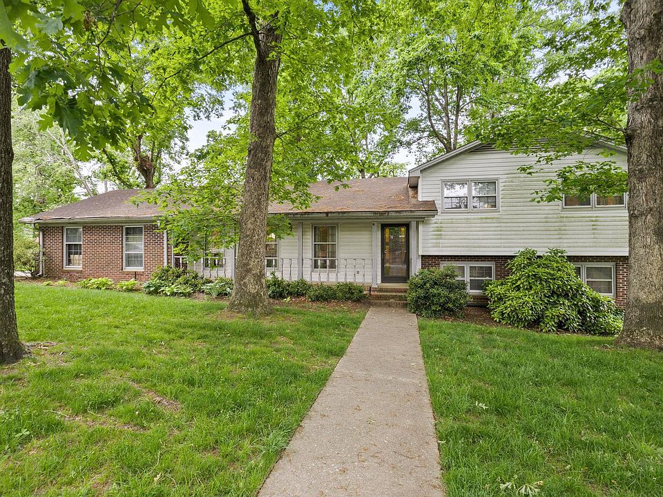 1st image of 304 S Almond Dr