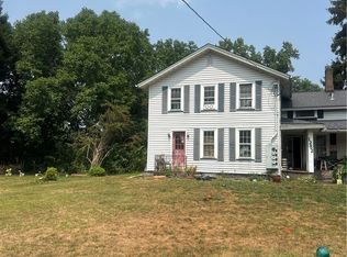 1252 Maiden Ln, Rochester, NY 14626