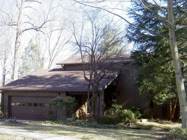 12303 Beechnut Ct, Woodbridge, VA 22192