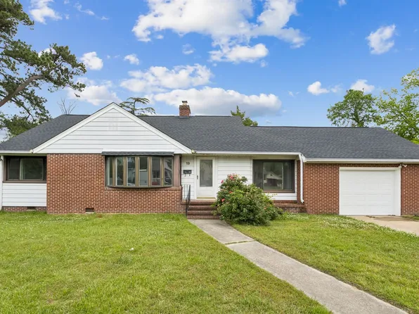 19 Magnolia Pl, Hampton, VA 23669