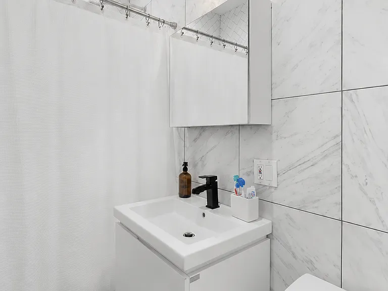 1863 Bleecker St #2L — Photo 7
