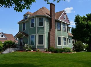 1016 1st Ave, Vinton, IA 52349