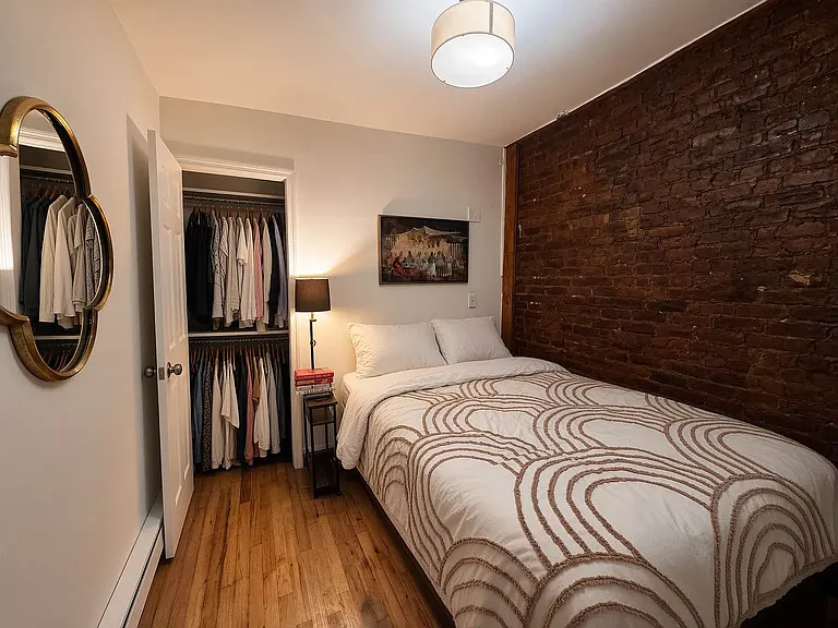 518 E 6th St #2 — Photo 4