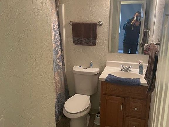 5th image of 170 E Clearview Ave APT D