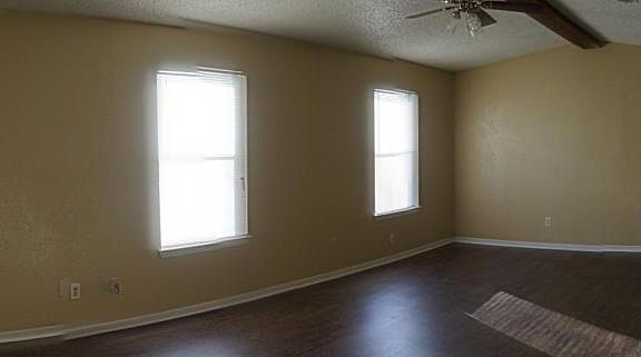3rd image of 1709 Sherman Dr
