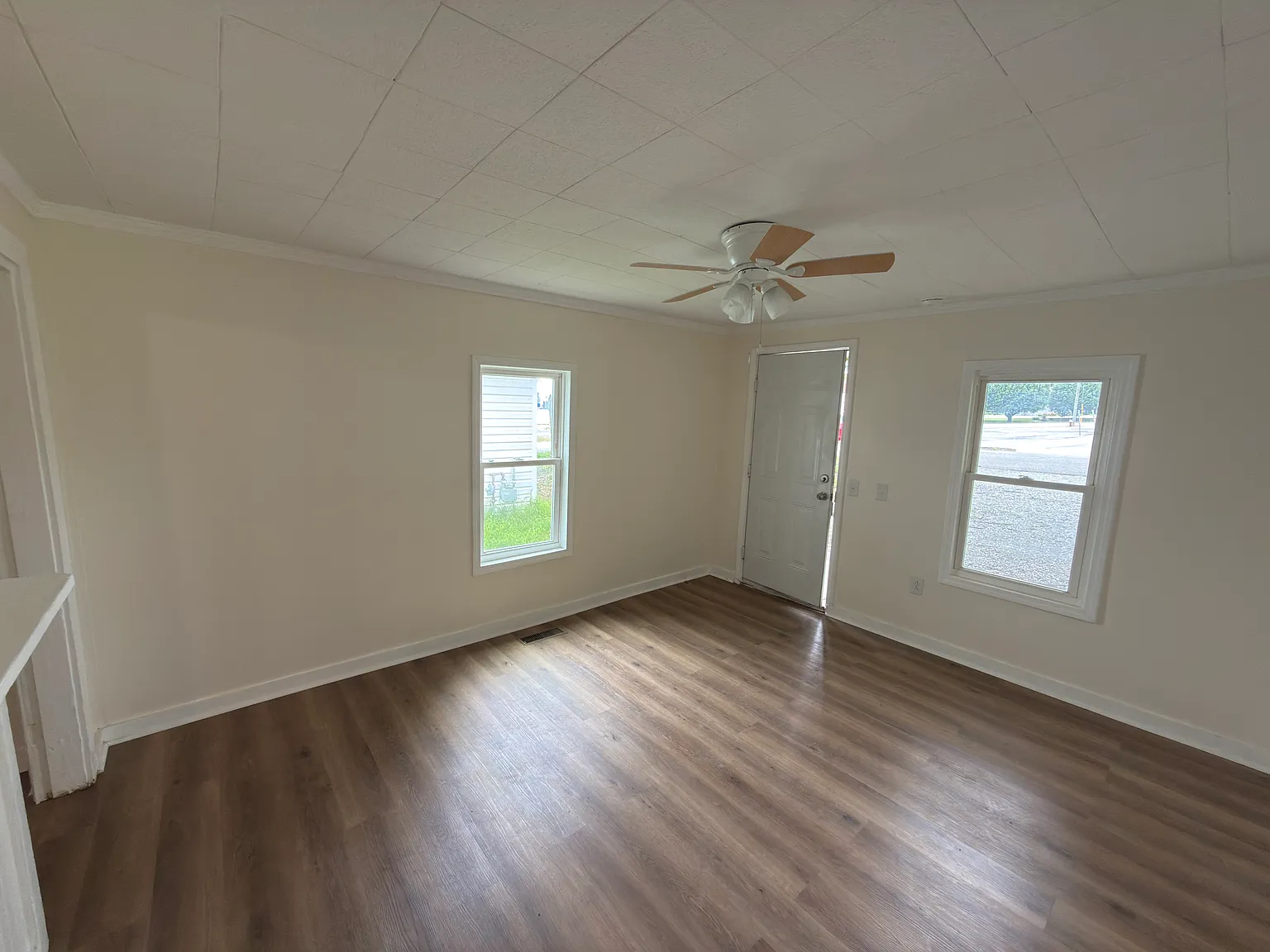 1 bed, 598 sqft, $1,000 — Photo 4