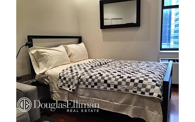 Rented by Douglas Elliman | media 27