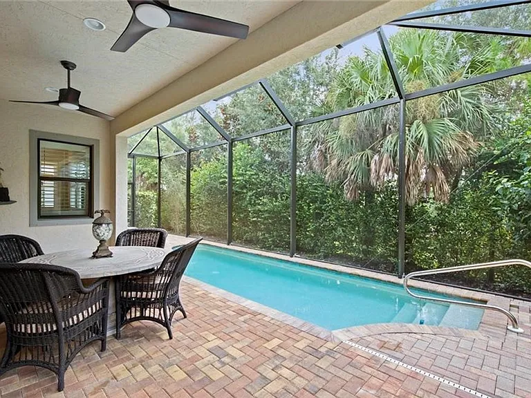 9244 Glenforest Dr — Photo 2