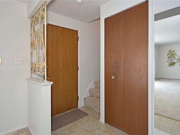 3rd image of 7246 Milbury Ct