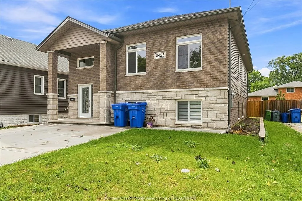 2 bed, $1,600 — Photo 2