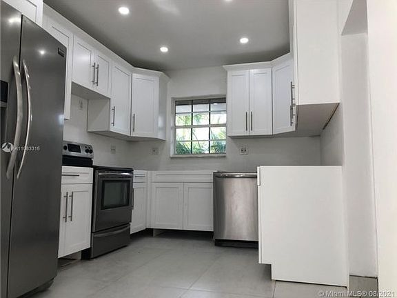 2nd image of 725 1st St