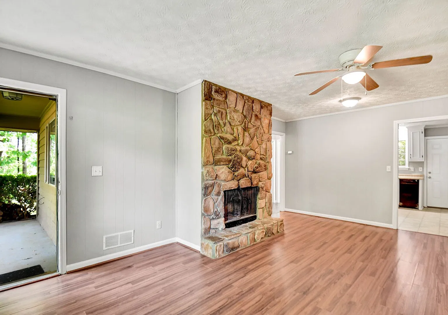 80 Cedar Dr — Photo 3
