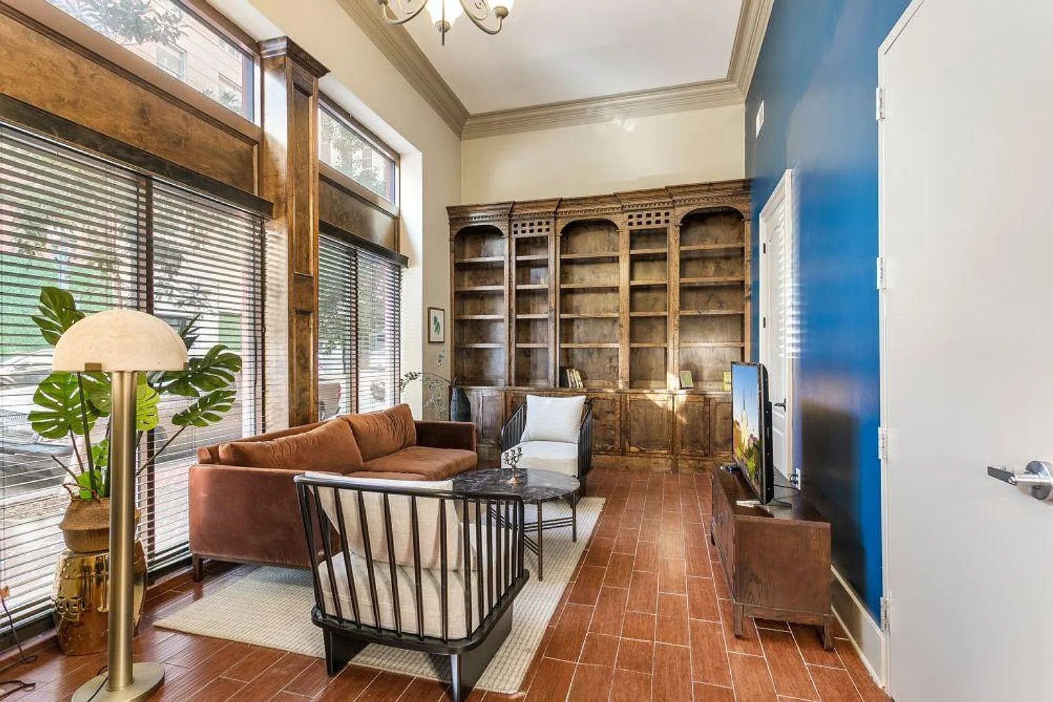 2 bed, 2.0 bath, $5,472 — Photo 3
