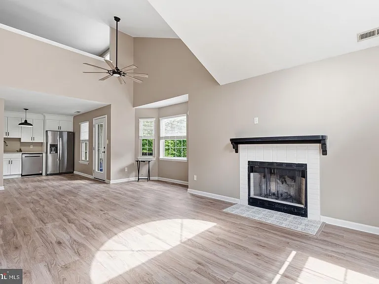 2104 Brookhaven Dr — Photo 5