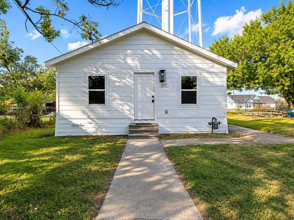1301 E Grove St, Kaufman, TX 75142