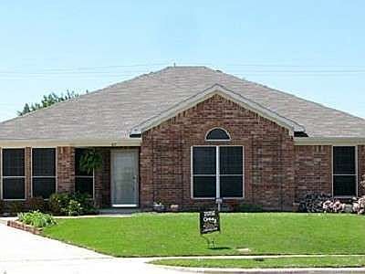 1st image of 825 W Lonesome Dove Trl