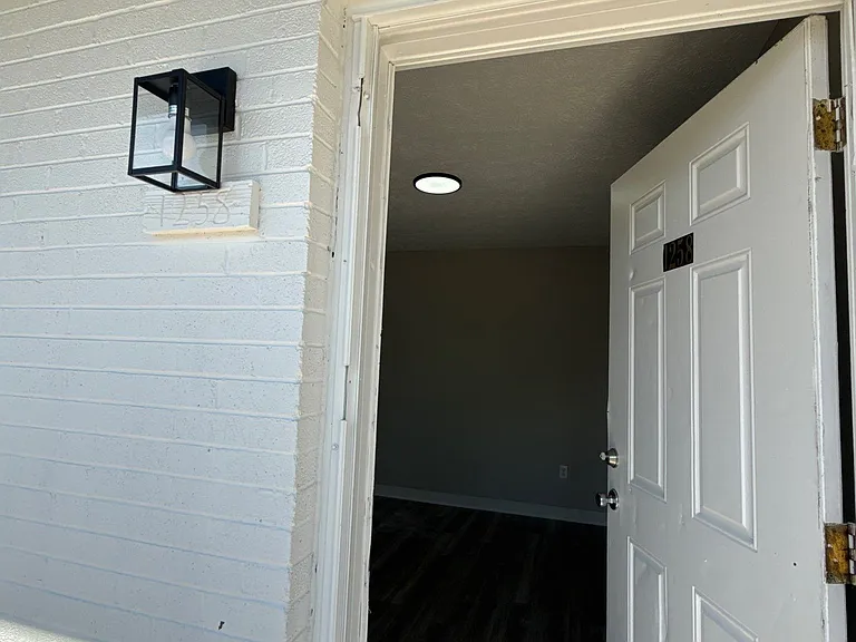 1258 Fairground Rd — Photo 1
